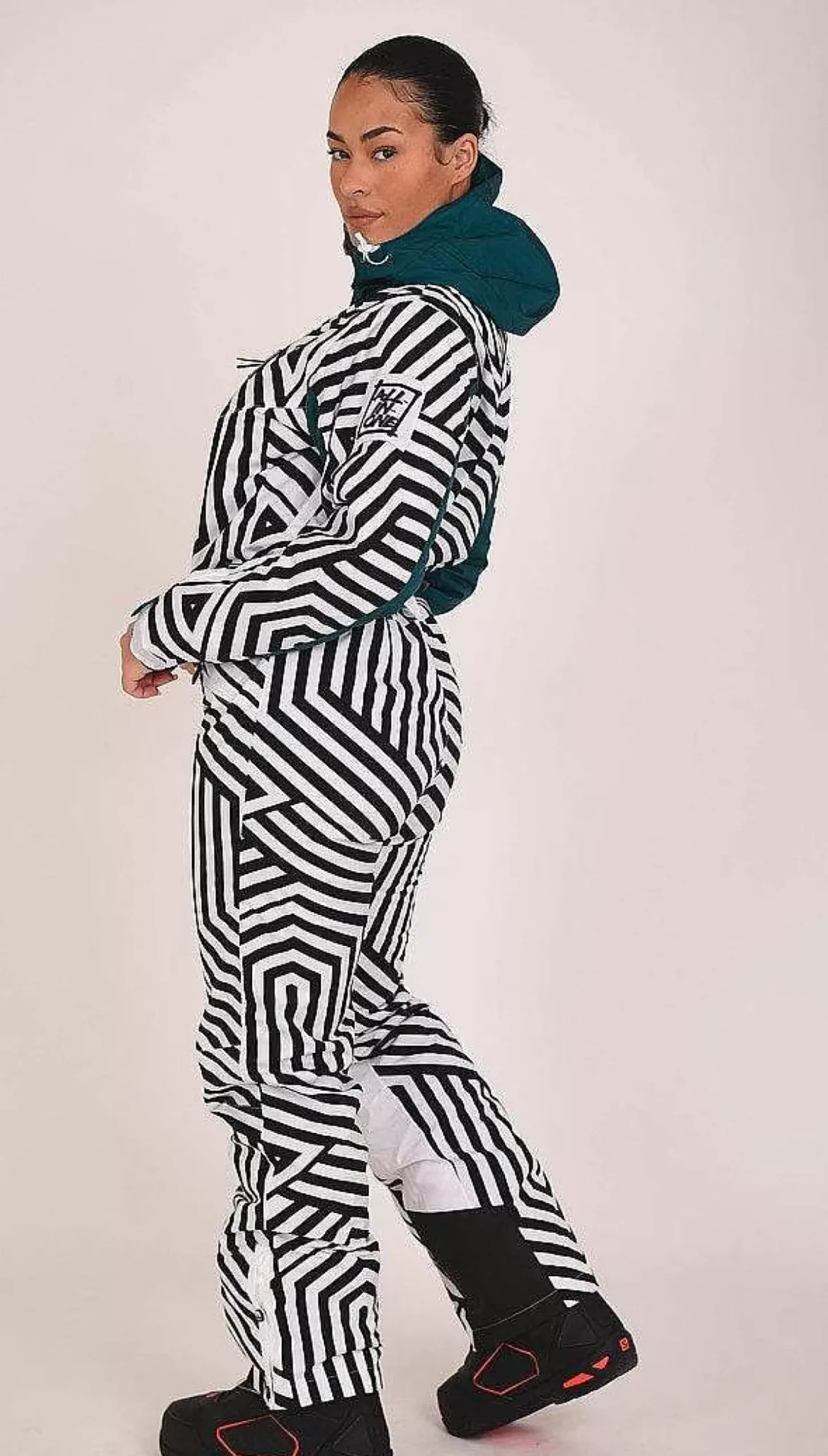 Women OOSC Curved Ski Suits>Fall Line Black & White Curved Female Ski Suit