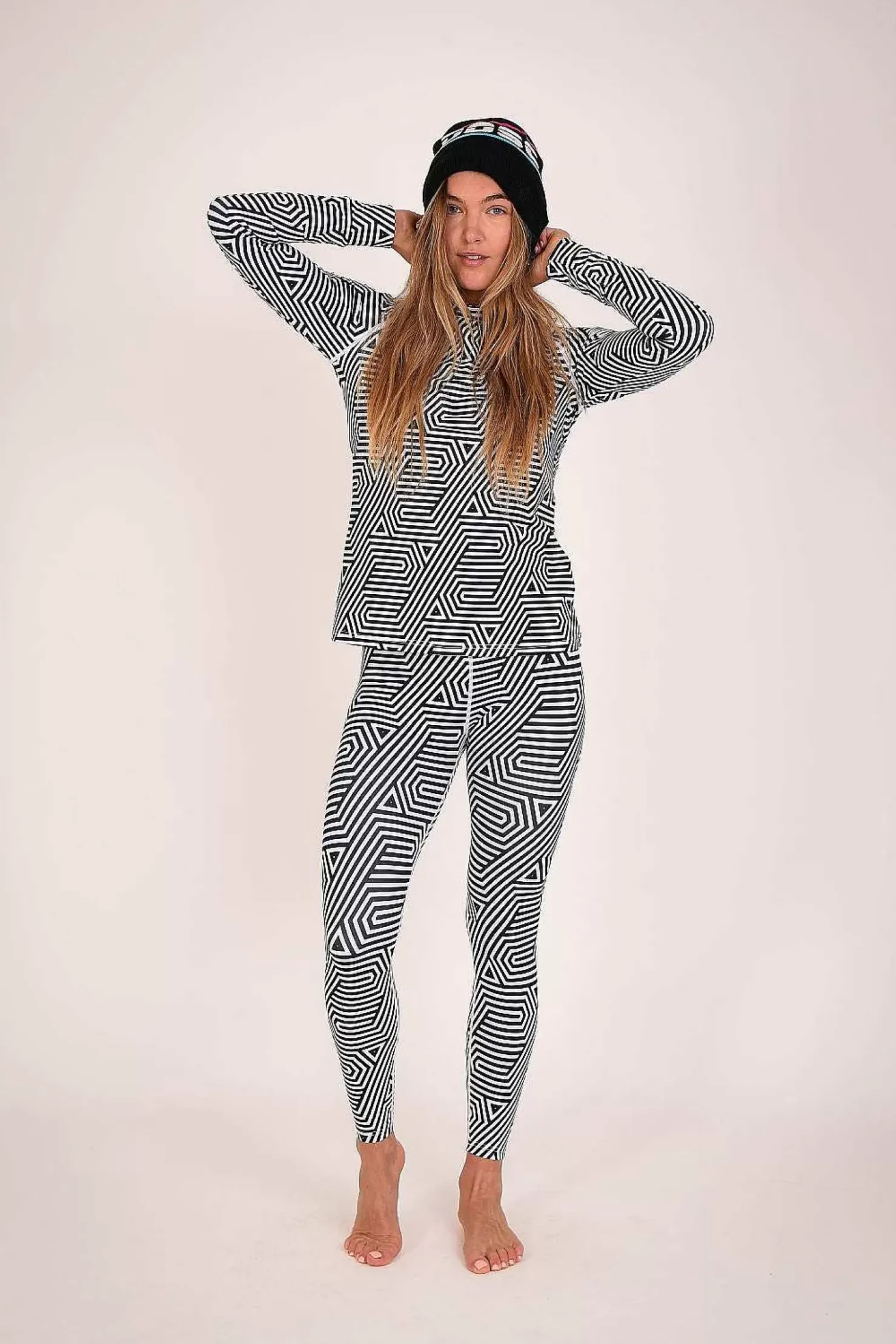 Women OOSC Baselayers>Fall Line Black & White Womens Baselayer Top