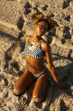 Women OOSC Bikinis><noscript><img width=