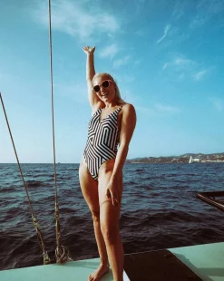 Women OOSC Swimsuits><noscript><img width=