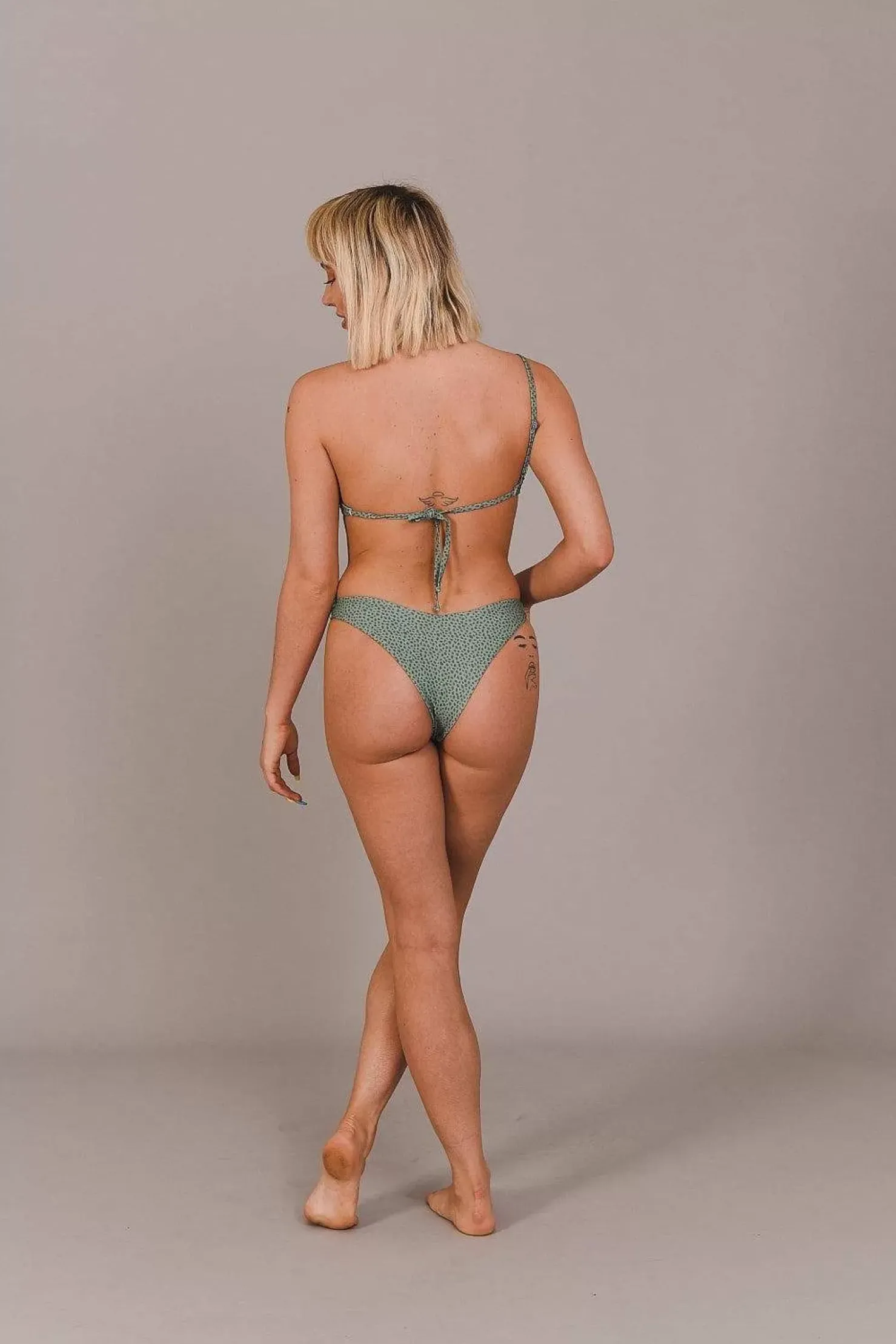 Women OOSC Bikinis>Sahara Sage Cold Shoulder Bikini Top